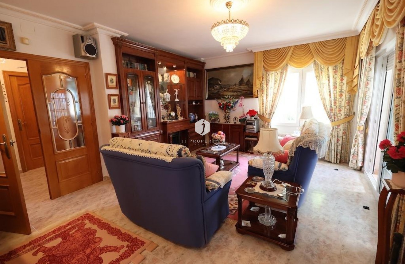 Resale - Villa -
Orihuela Costa - Costa Blanca