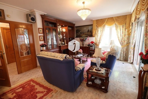 Resale - Villa -
Orihuela Costa - Costa Blanca