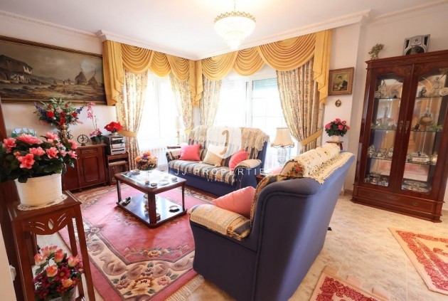 Resale - Villa -
Orihuela Costa - Costa Blanca