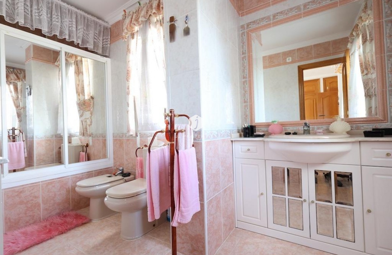 Resale - Villa -
Orihuela Costa - Costa Blanca