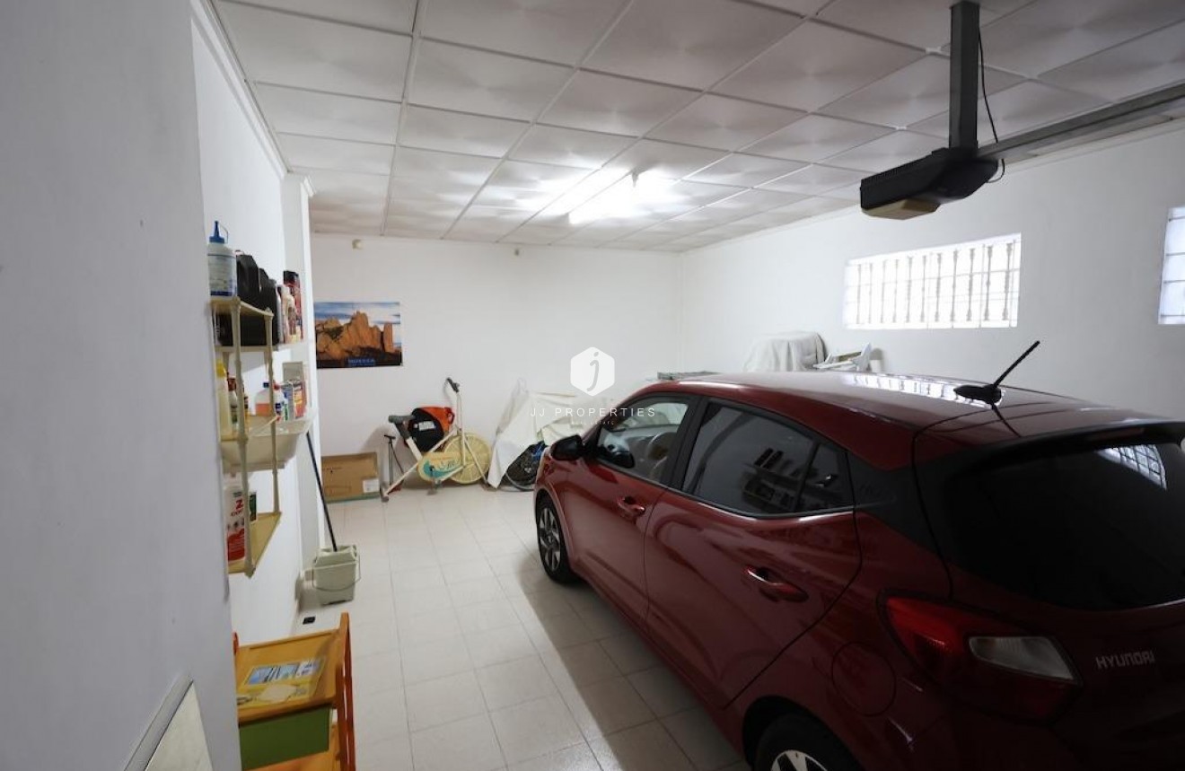 Resale - Villa -
Orihuela Costa - Costa Blanca