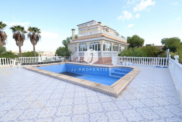 Resale - Villa -
Orihuela Costa - Costa Blanca