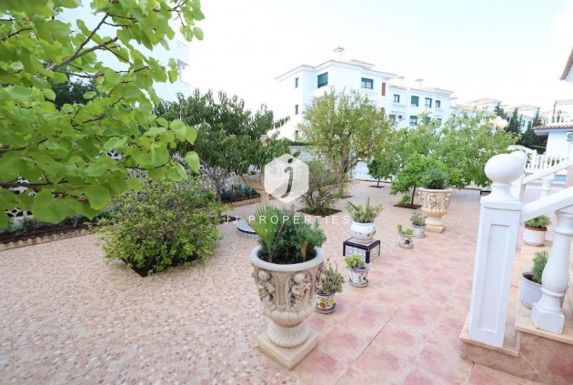 Resale - Villa -
Orihuela Costa - Costa Blanca