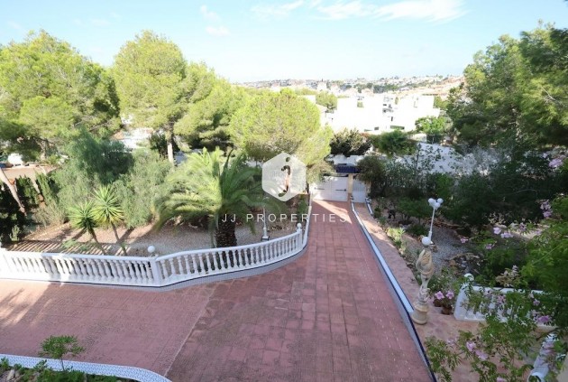 Resale - Villa -
Orihuela Costa - Costa Blanca