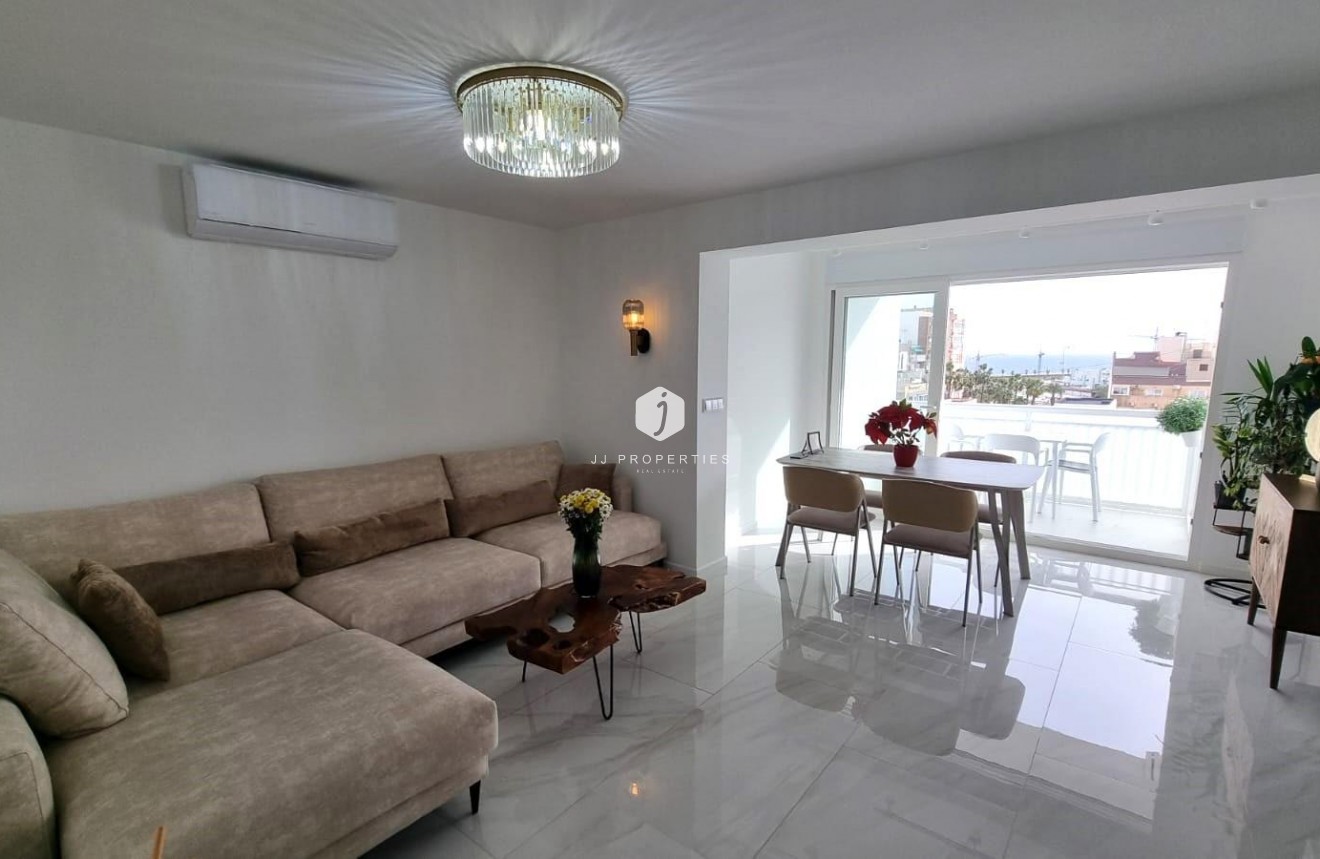 D'occasion - Appartement -
Torrevieja - Centro