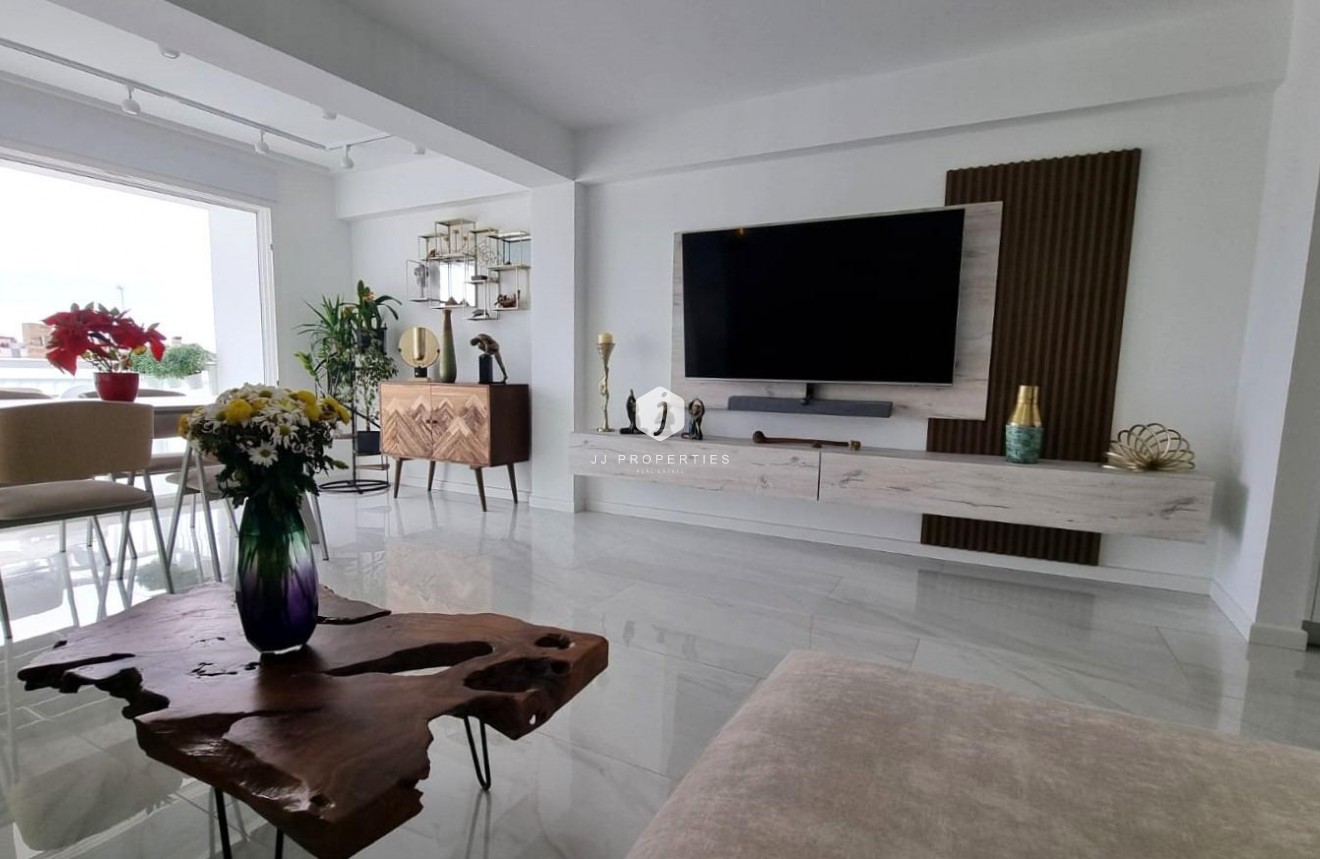 D'occasion - Appartement -
Torrevieja - Centro