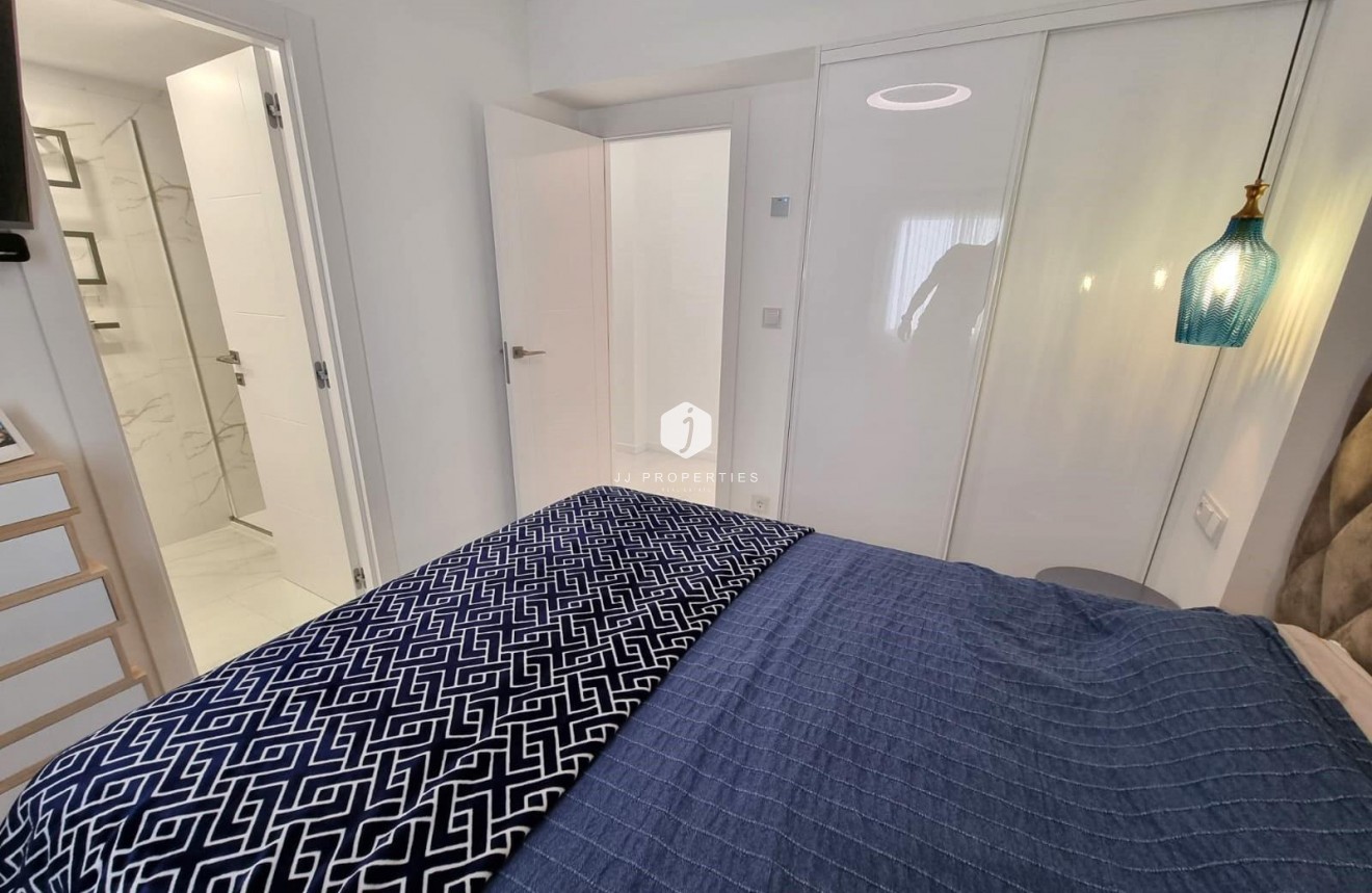 D'occasion - Appartement -
Torrevieja - Centro