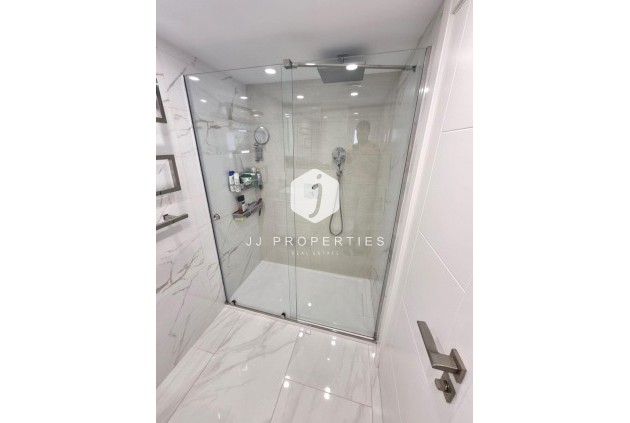 D'occasion - Appartement -
Torrevieja - Centro