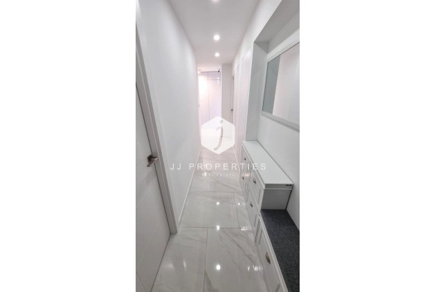 D'occasion - Appartement -
Torrevieja - Centro