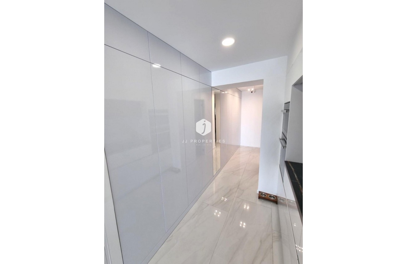 D'occasion - Appartement -
Torrevieja - Centro
