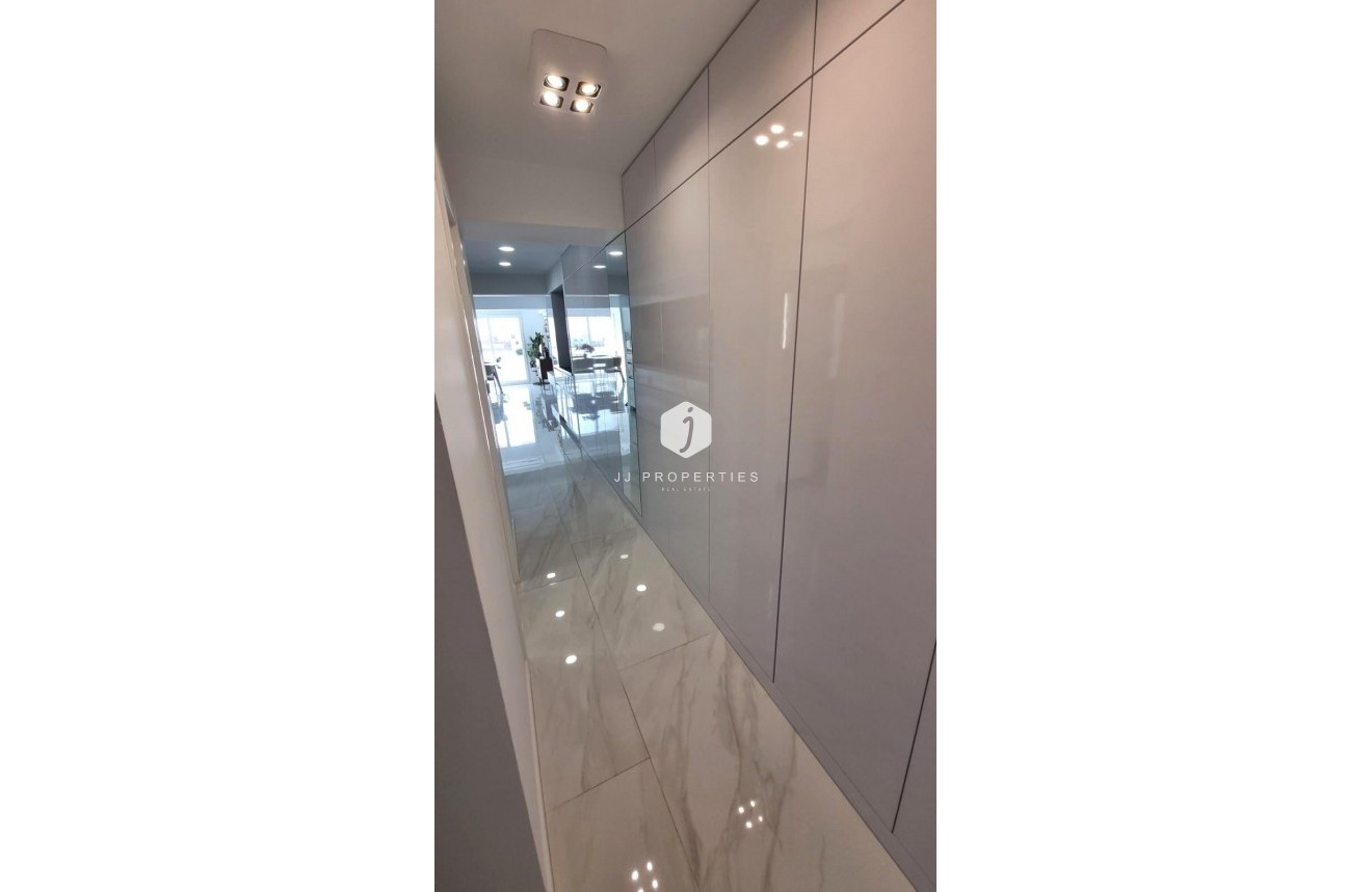 D'occasion - Appartement -
Torrevieja - Centro