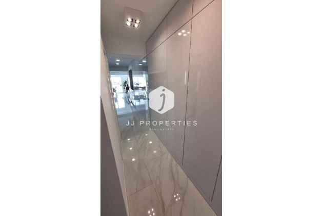 D'occasion - Appartement -
Torrevieja - Centro