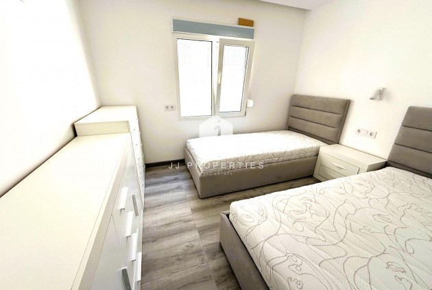 Resale - Duplex -
Torrevieja - Centro