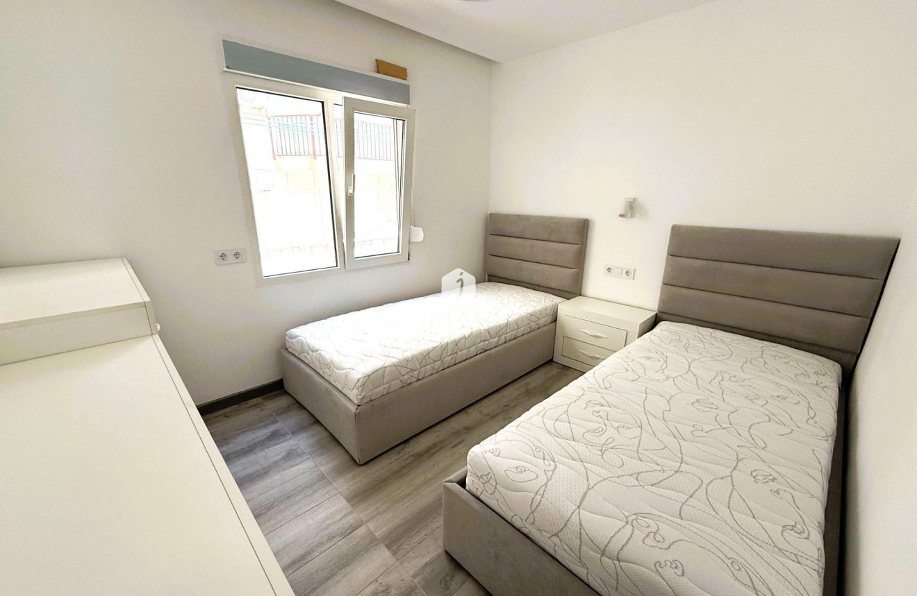 Resale - Duplex -
Torrevieja - Centro