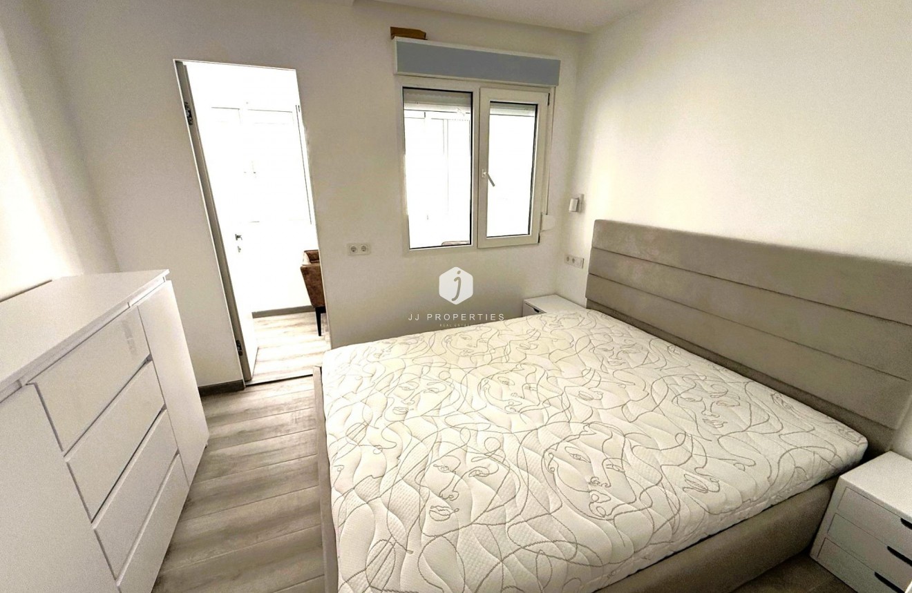 Resale - Duplex -
Torrevieja - Centro