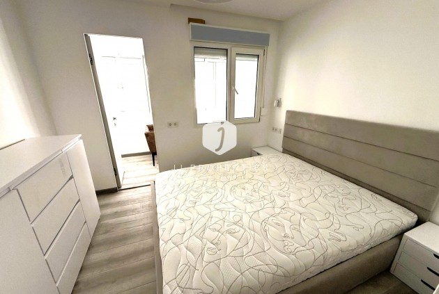 Resale - Duplex -
Torrevieja - Centro