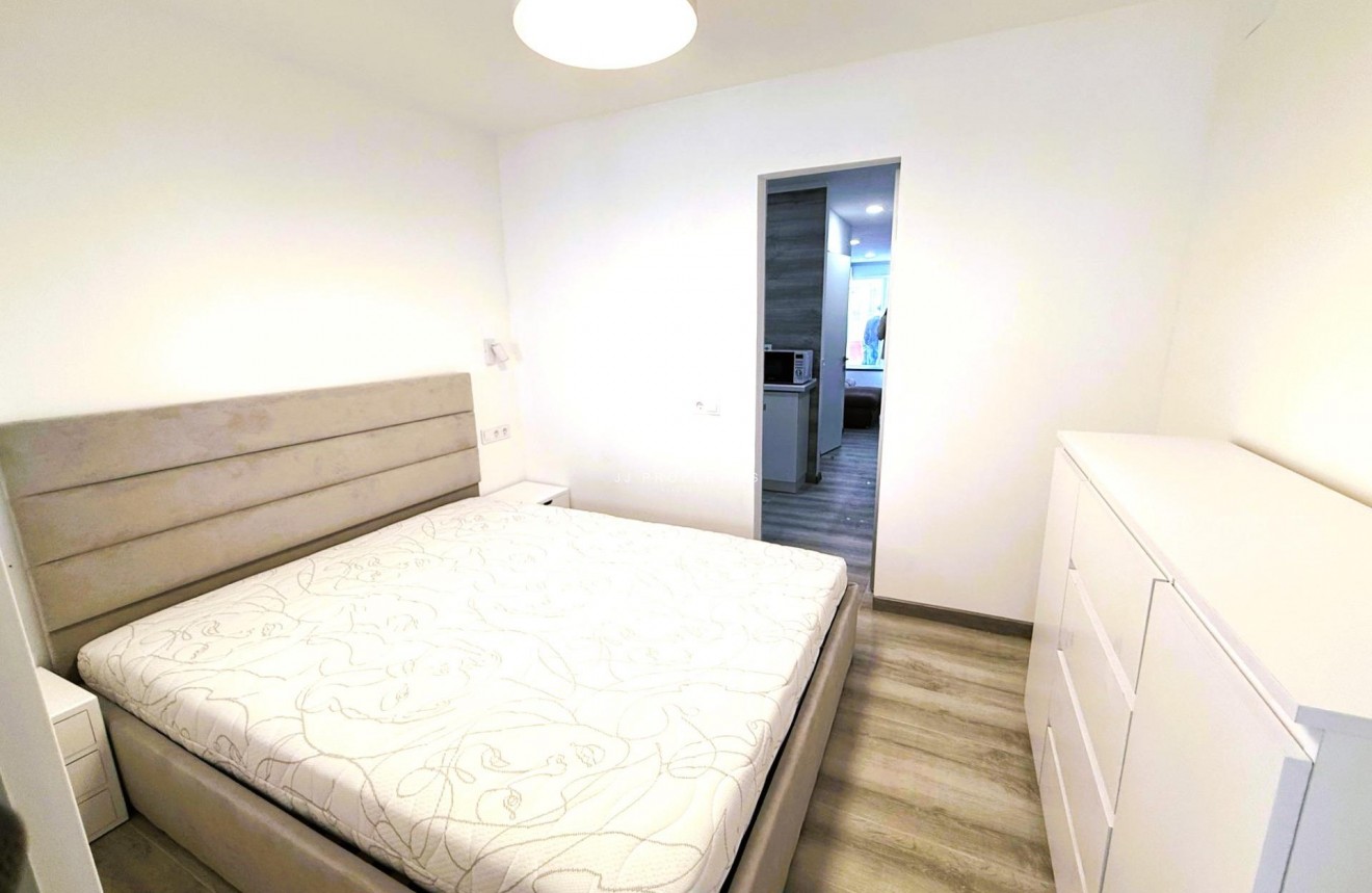 Resale - Duplex -
Torrevieja - Centro