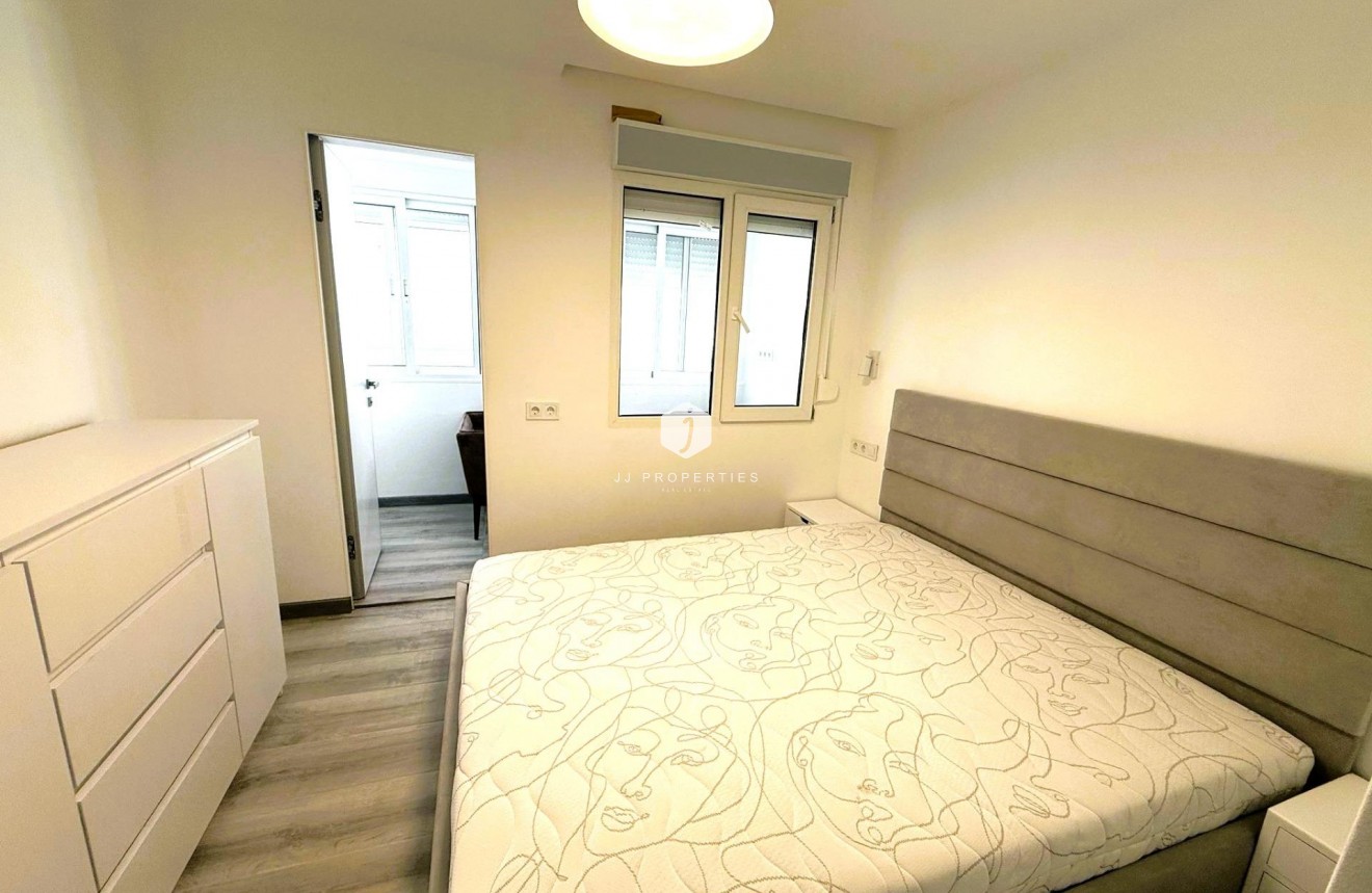 Resale - Duplex -
Torrevieja - Centro