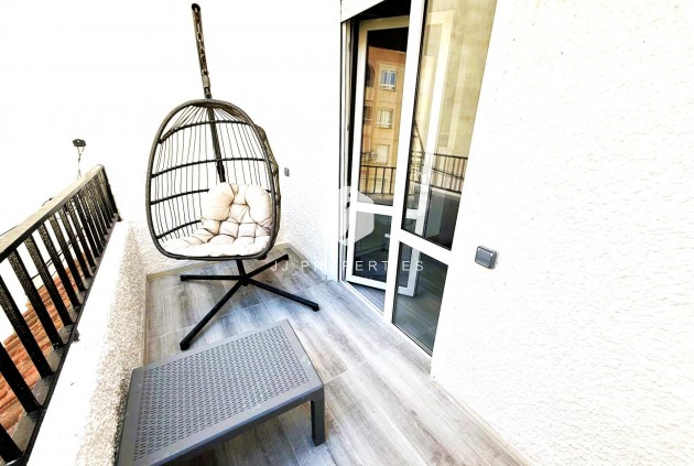 Resale - Duplex -
Torrevieja - Centro