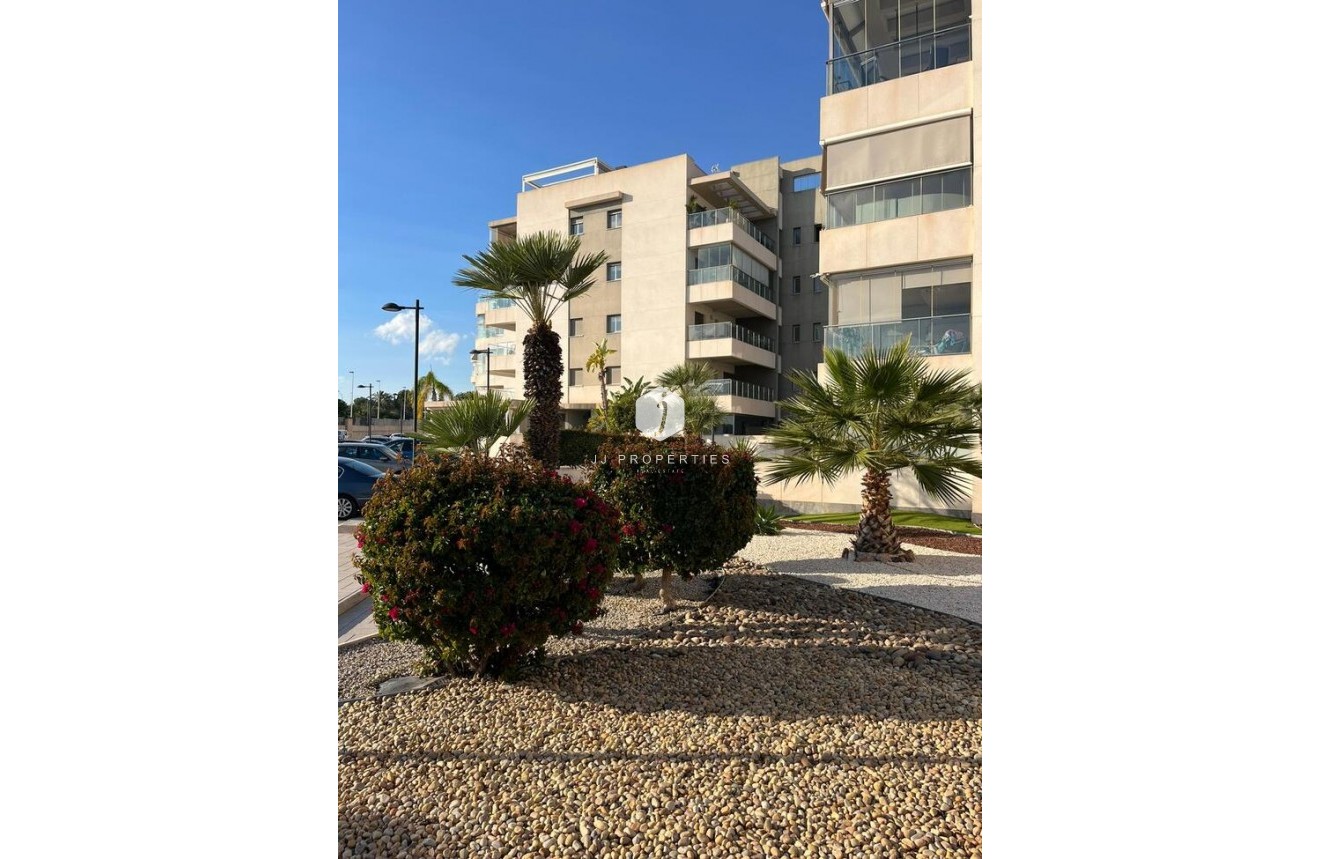 Z drugiej ręki - Mieszkanie w bloku -
Los Dolses - Inland