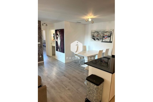 Z drugiej ręki - Mieszkanie w bloku -
Los Dolses - Inland