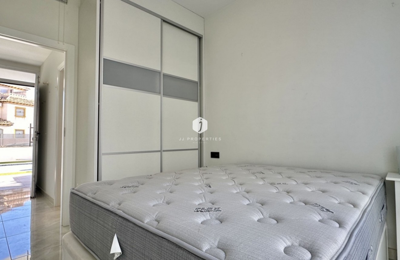 Z drugiej ręki - Villa -
Orihuela Costa - Costa Blanca