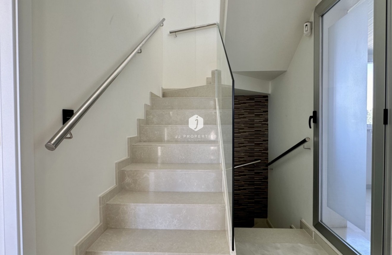 Z drugiej ręki - Villa -
Orihuela Costa - Costa Blanca