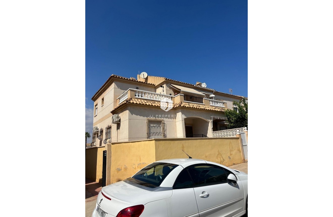 Z drugiej ręki - Bungalow -
Torrevieja - aguas nuevas