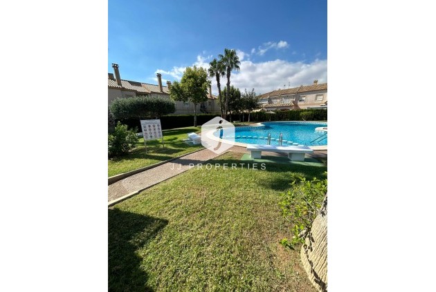 Z drugiej ręki - Bungalow -
Torrevieja - aguas nuevas