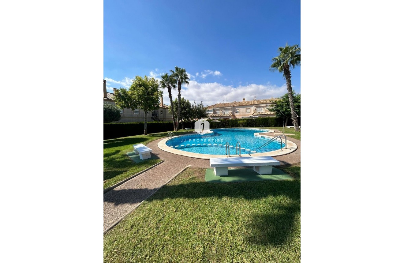 Z drugiej ręki - Bungalow -
Torrevieja - aguas nuevas