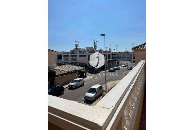 Z drugiej ręki - Bungalow -
Torrevieja - aguas nuevas