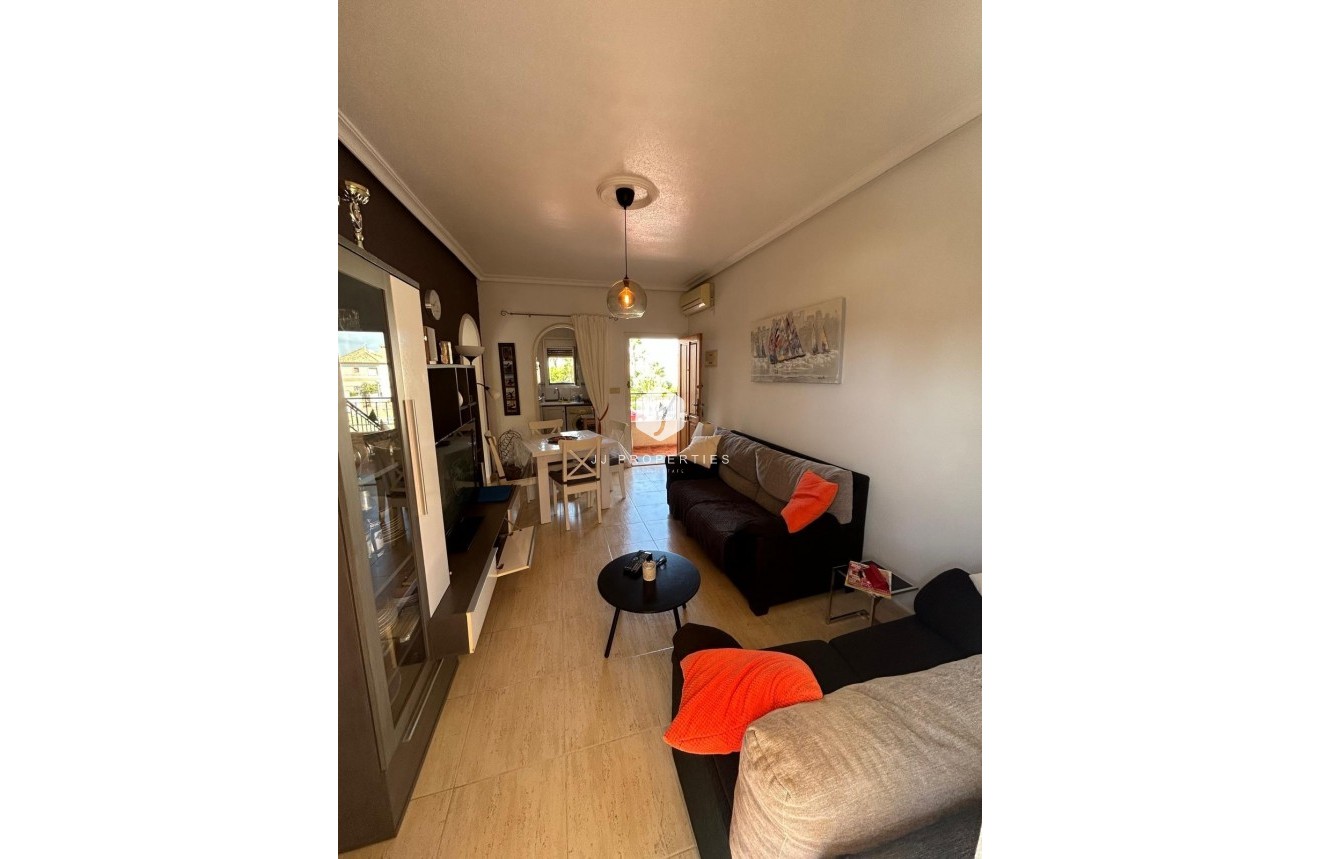 Z drugiej ręki - Bungalow -
Torrevieja - aguas nuevas