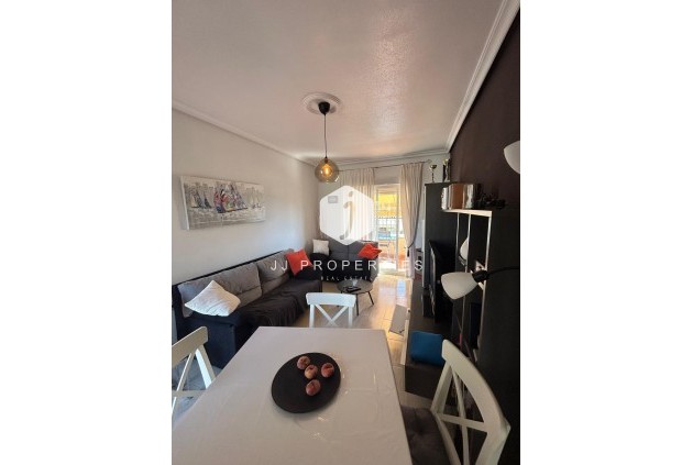 Z drugiej ręki - Bungalow -
Torrevieja - aguas nuevas