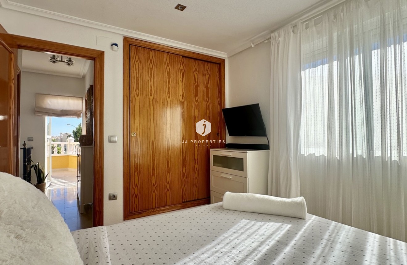 Tweedehands - Chalet -
Orihuela Costa - Costa Blanca