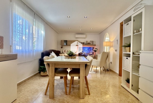 Tweedehands - Chalet -
Orihuela Costa - Costa Blanca