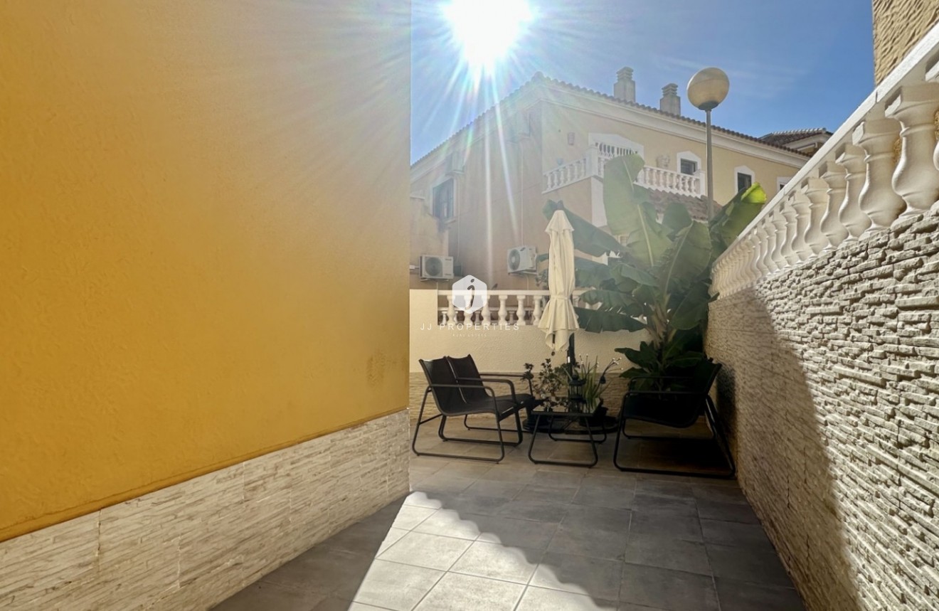 Tweedehands - Chalet -
Orihuela Costa - Costa Blanca