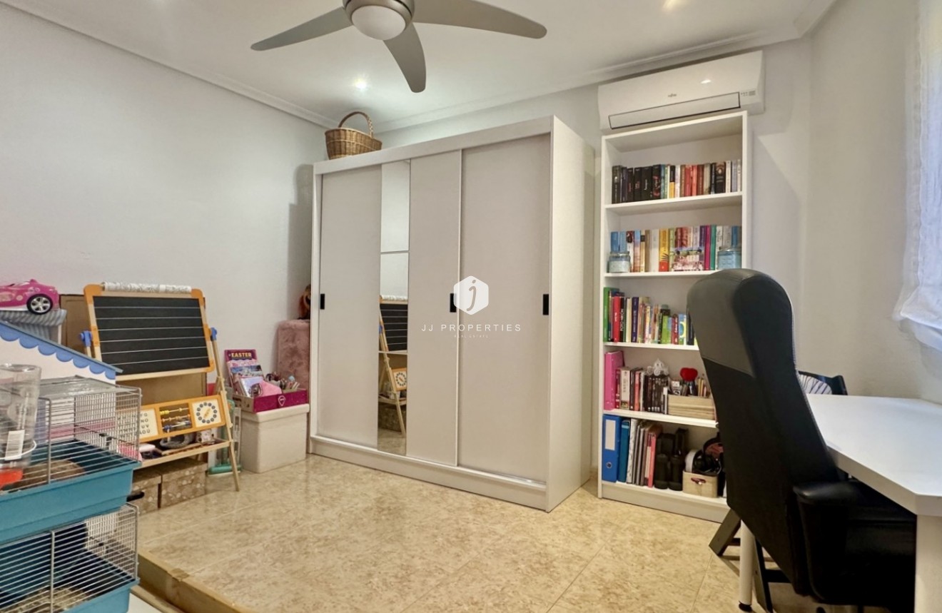 Tweedehands - Chalet -
Orihuela Costa - Costa Blanca