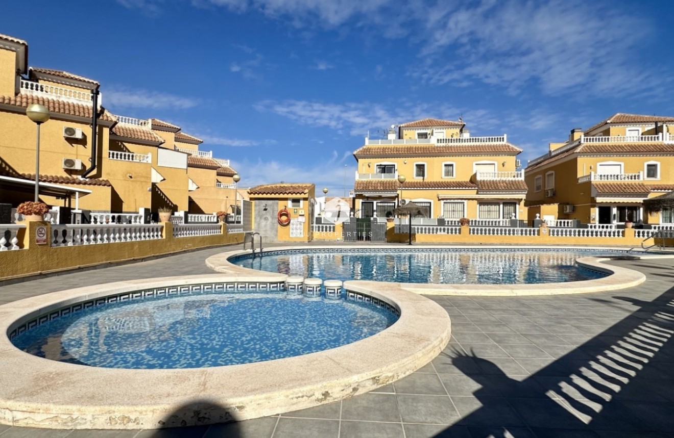 Tweedehands - Chalet -
Orihuela Costa - Costa Blanca