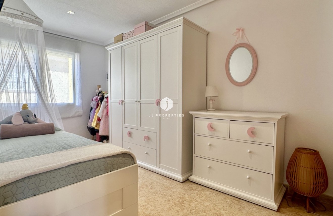 Tweedehands - Chalet -
Orihuela Costa - Costa Blanca