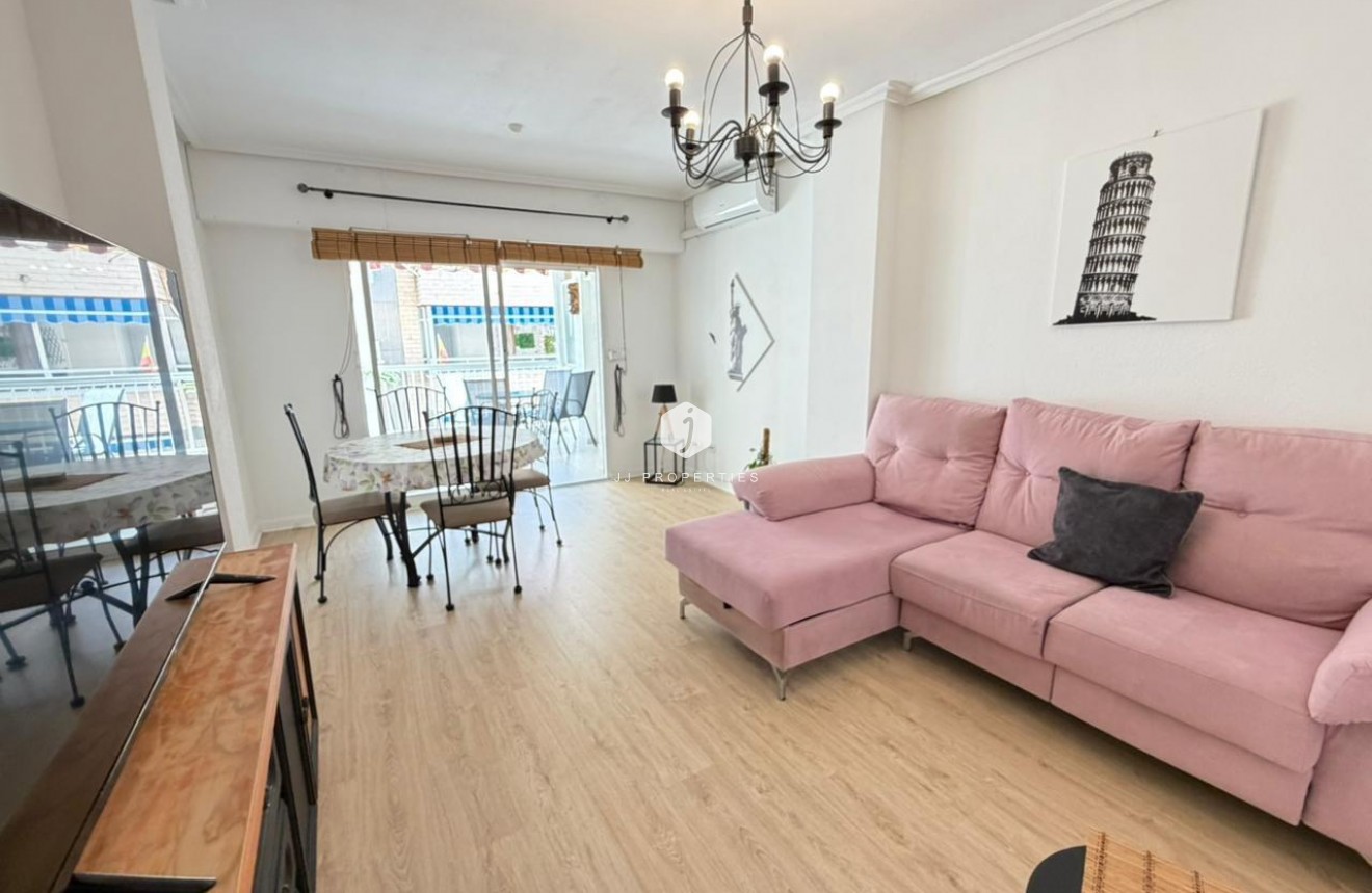 Tweedehands - Appartement / flat -
Torrevieja - Playa del Cura