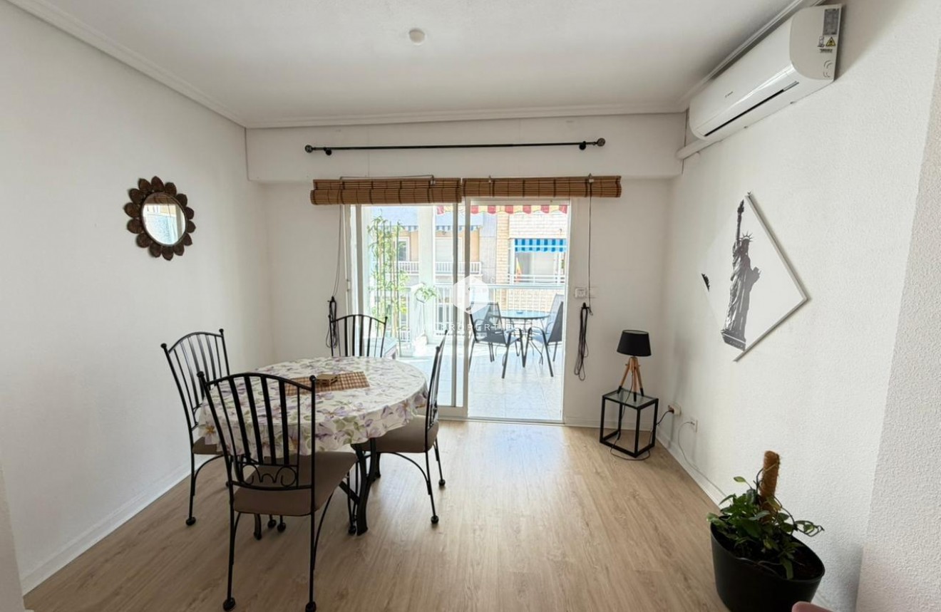 Tweedehands - Appartement / flat -
Torrevieja - Playa del Cura