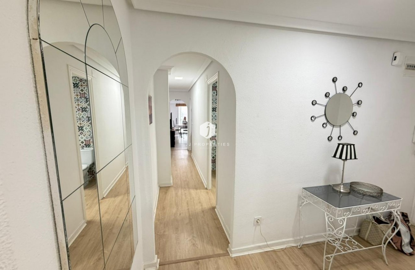 Tweedehands - Appartement / flat -
Torrevieja - Playa del Cura