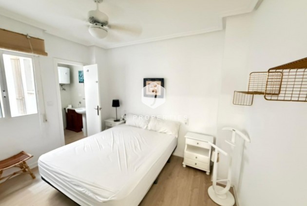 Tweedehands - Appartement / flat -
Torrevieja - Playa del Cura