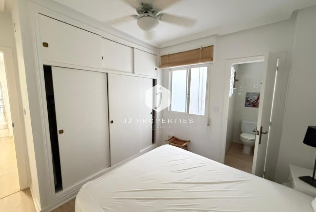 Tweedehands - Appartement / flat -
Torrevieja - Playa del Cura