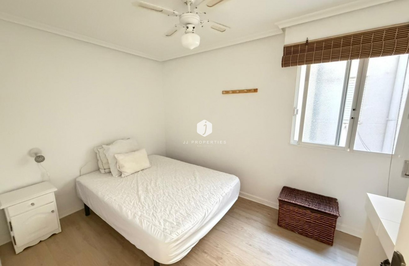 Tweedehands - Appartement / flat -
Torrevieja - Playa del Cura