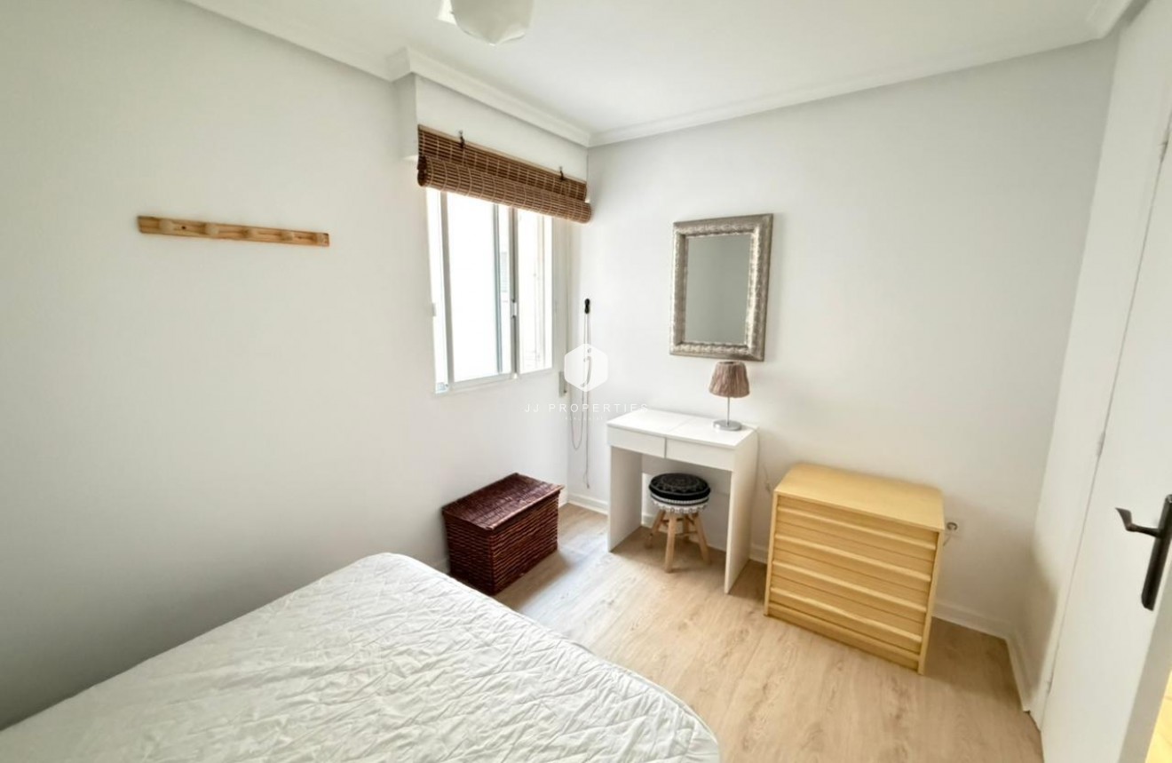 Tweedehands - Appartement / flat -
Torrevieja - Playa del Cura