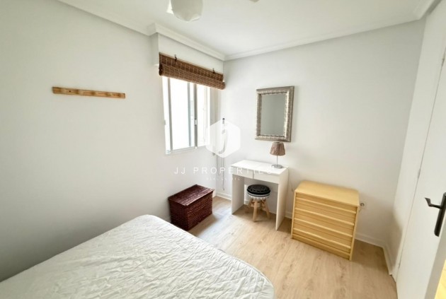 Tweedehands - Appartement / flat -
Torrevieja - Playa del Cura