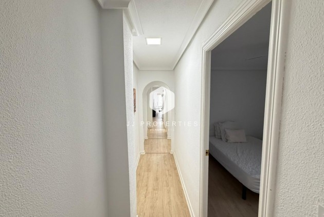 Tweedehands - Appartement / flat -
Torrevieja - Playa del Cura