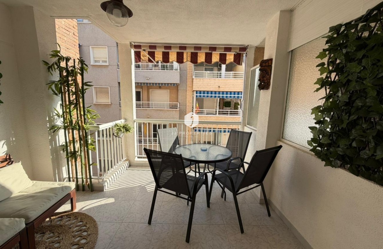 Tweedehands - Appartement / flat -
Torrevieja - Playa del Cura
