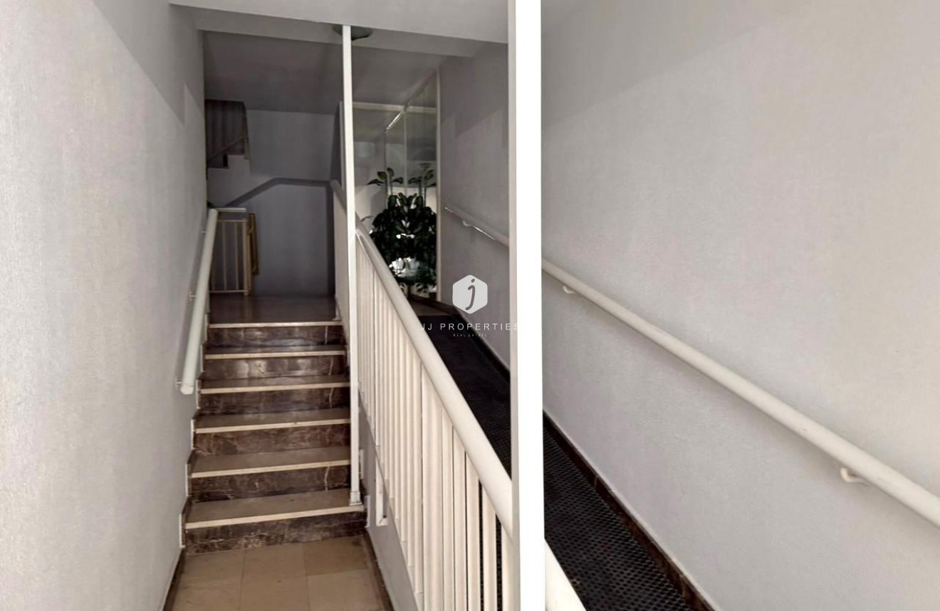 Tweedehands - Appartement / flat -
Torrevieja - Playa del Cura